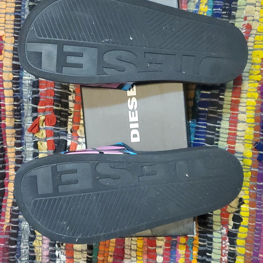 Diesel slides - Picture 2 of 3
